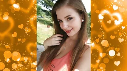 Chica deportiva con un chico delgado tuvo follando trios caseros sexo anal y gimió.