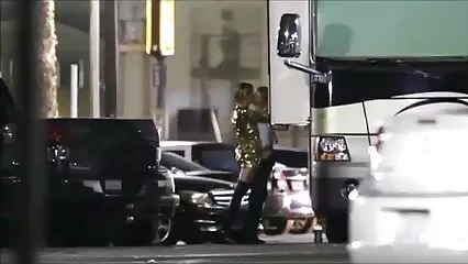 Perra engreída mostró sus follando duro casero tetas para recoger y besó a un chico