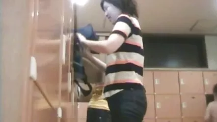 Porno en el vestidor después del entrenamiento xxx viejos casero