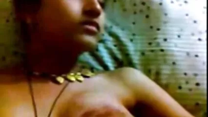 Estudiante de madres follando caseros beso se folla a un vecino ruso en su casa