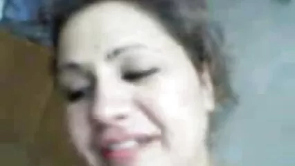 Chica trans xxx mi hermana casero con el pelo rojo Digitación polla en calcetines blancos