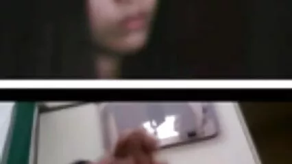 Chica negra insertará un gran consolador en videos xxx caseros por el culo su coño