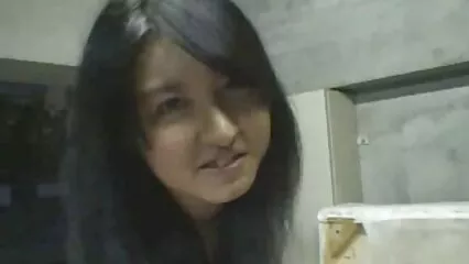 Hombre sudoroso lame las videos caseros de folladas piernas