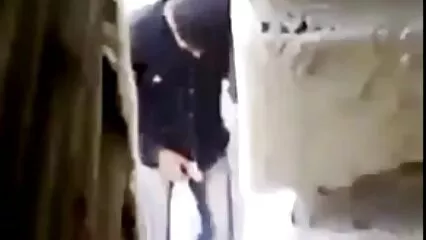 Seduciendo sus tetas para el sexo de otro trios follando caseros hombre