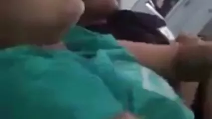 Una hermosa jovencita mexicanas follando casero follando con un beso.