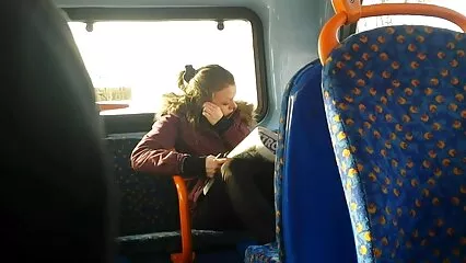 Chica videos caseros xxx de maduras rusa delante de la puerta y follada con un beso.