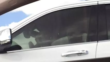 Sexo lésbico en un taxi de pasajeros y conductor en el folladascaseras asiento trasero