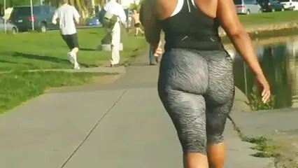 Hermosa rubia le folladas caseras xvideos encanta leer libros y besos con chicos