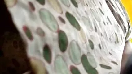 Papá Noel besó el folladas caseras españolas culo de la novilla con trenzas blancas y terminó teniendo problemas