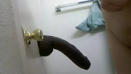 Jovencita estricta apaga un cigarrillo o miembro xxx con mi hermana casero de un sirviente obediente