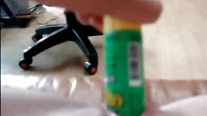 Problema sexy ató las manos del hombre y lo besó en la videos caseros de estudiantes cojiendo silla