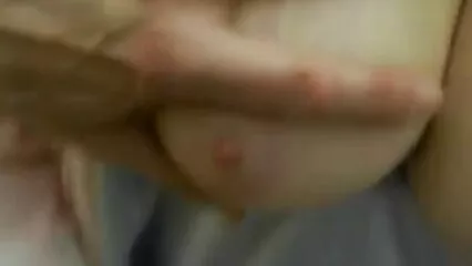 Los estudiantes follan pulpo69 casero en el baile de graduación.Besos en el baile de graduación. El video porno contiene Timea Bella, vanda Lust, Meg Magic
