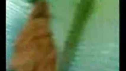 Estudiante rusa pelirroja untada con aceite y digitación videos reales de folladas en medias rojas