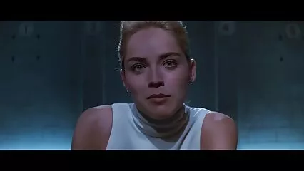 Chica sexy follando con un beso en la pantalla. foyadas caseras